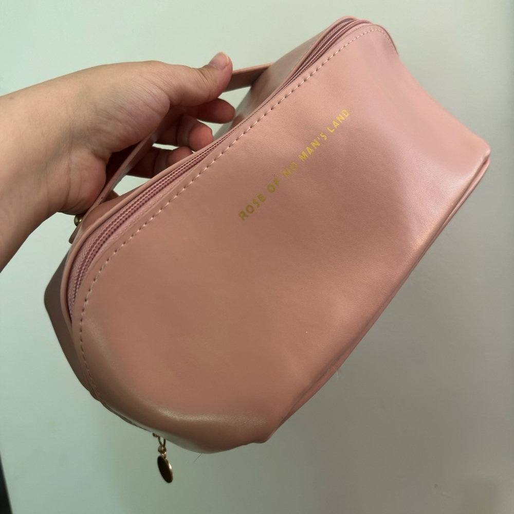 NEW| Cosmetics Storage Case - Picture 1 of 4
